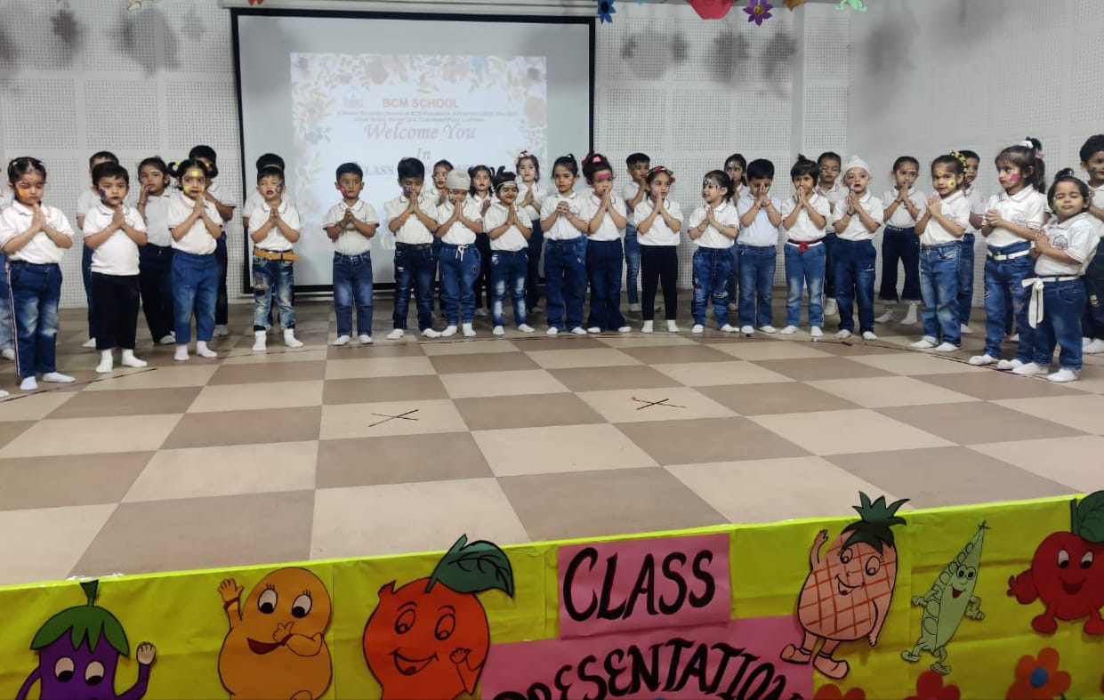 LKG II CLASS PRESENTATION 